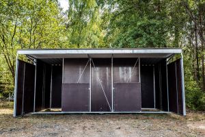 Fahrbare Weidehütte Varimobil VPL (5 × 5 m) mit Streifenvorhang für Pferde – aus feuerverzinktem Stahl