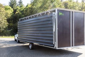 Fahrbare Weidehütte Varimobil LV (5 × 6 m, mit Vordach) für Pferde – Detailansicht der Konstruktion