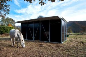Fahrbare Weidehütte Varimobil S (2,5 × 6 m) für Pferde – mobiler Unterstand auf der Weide