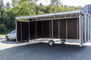 Fahrbare Weidehütte Varimobil LV (5 × 6 m, mit Vordach) für Pferde – aus feuerverzinktem Stahl