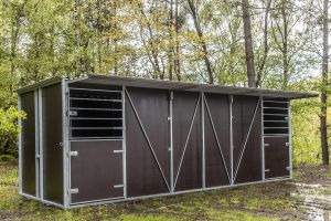 Fahrbare Weidehütte Varimobil XL (3 × 7 m) für Pferde – aus feuerverzinktem Stahl